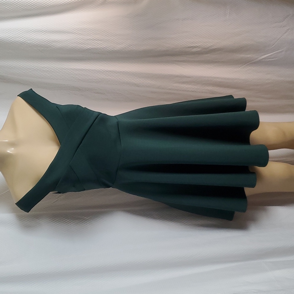 NWT Windsor Off The Shoulder Green Dress Size M